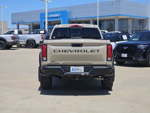Used 2024 Chevrolet Colorado Trail Boss w/ Technology Package AWD/4WD image 9