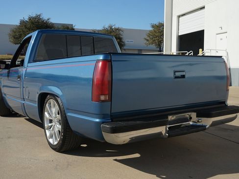 Used 1990 Chevrolet Silverado 1500 2WD Regular Cab image 9