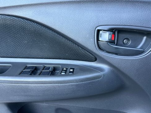 Used 2012 Toyota Yaris Sedan image 11