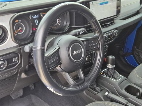 Used 2025 Jeep Wrangler Sport AWD/4WD image 10