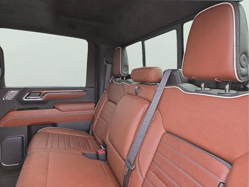 Used 2024 GMC Sierra 2500 Denali Ultimate image 10