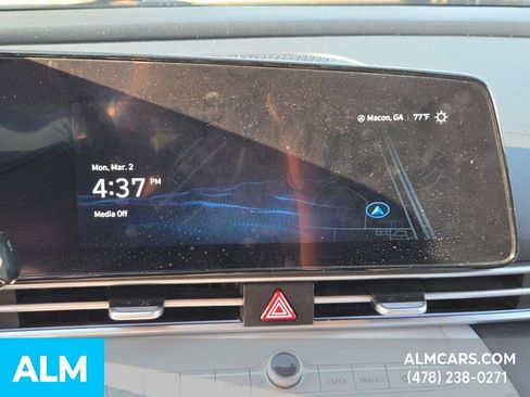 Used 2024 Hyundai Elantra Limited image 23