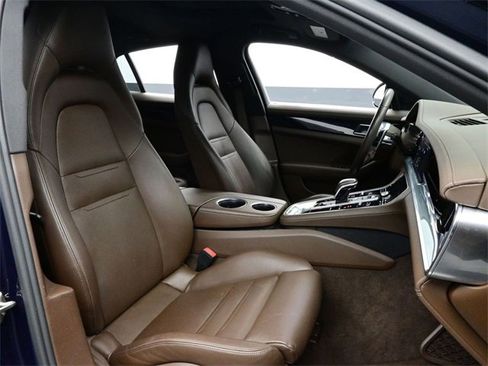 Used 2018 Porsche Panamera 4S image 16