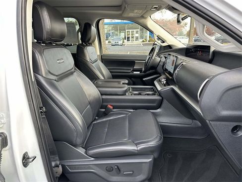Used 2025 Ford Expedition Max Platinum image 28