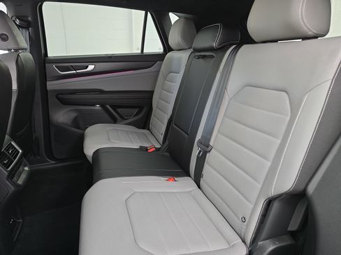 Certified 2024 Volkswagen Atlas Cross Sport SEL R-Line AWD/4WD image 14