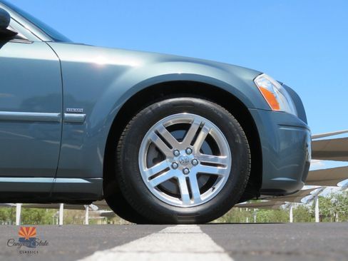 Used 2005 Dodge Magnum R/T w/ Convenience Group II RWD image 7