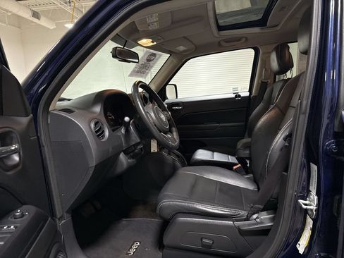 Used 2016 Jeep Patriot High Altitude AWD/4WD image 19