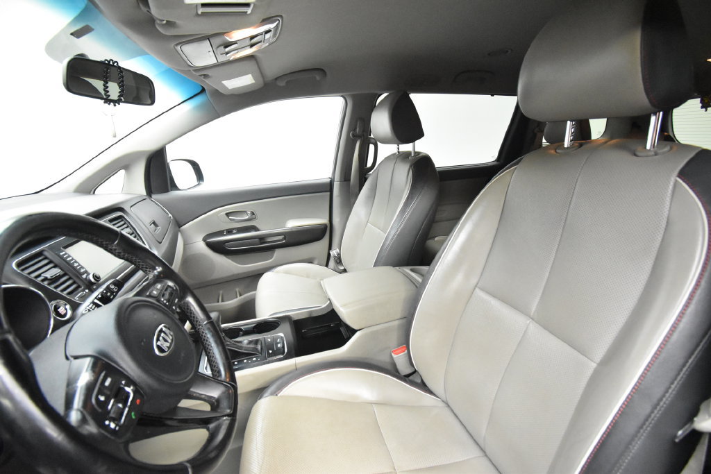 Used 2017 Kia Sedona LX w/ LX Essentials Premium Package FWD image 9