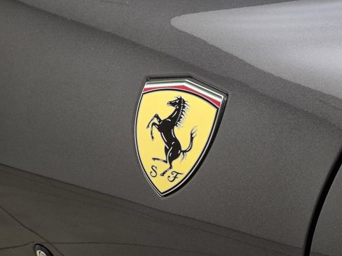 Used 2022 Ferrari Roma RWD image 12