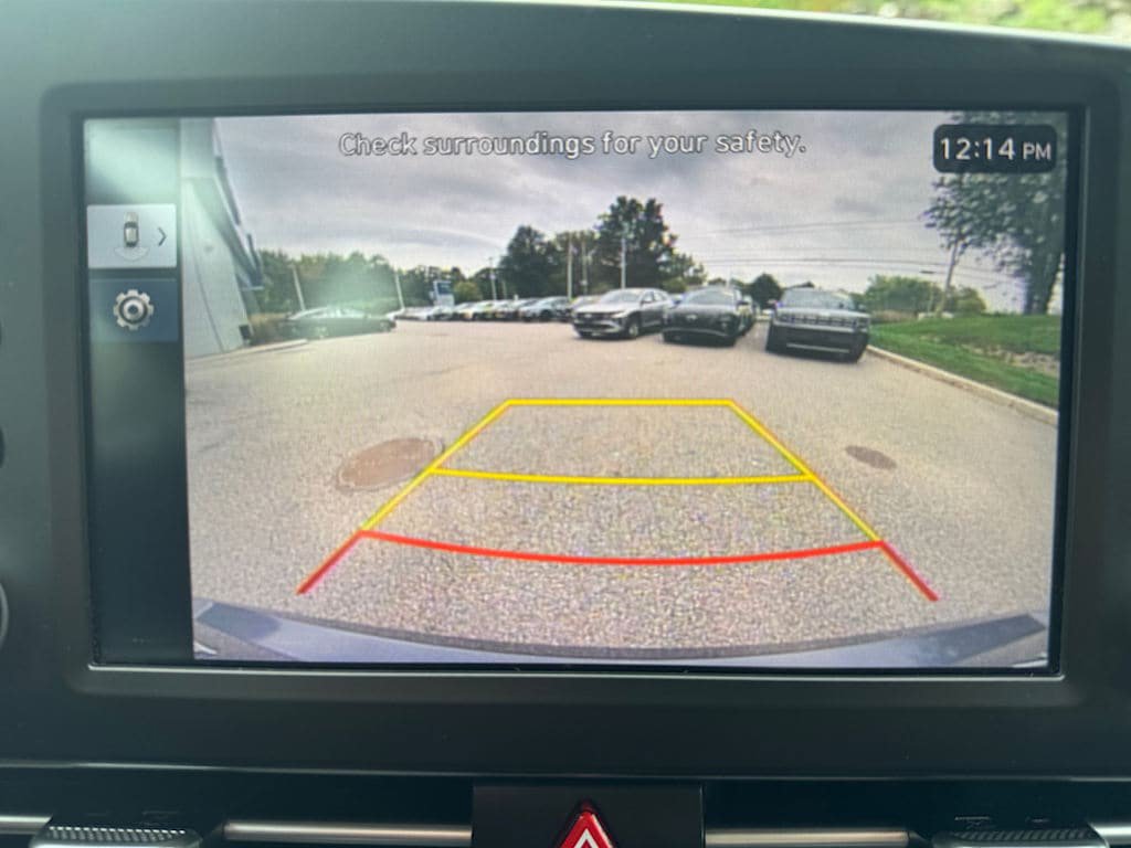 Used 2025 Hyundai Elantra SE FWD image 6