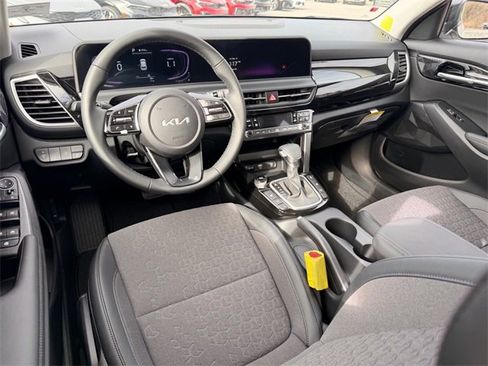 New 2026 Kia Seltos S image 5