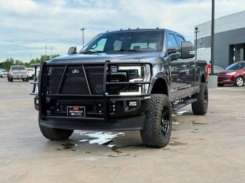 Used 2022 Ford F250 Lariat w/ Camper Package AWD/4WD image 4