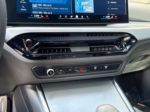 Used 2026 BMW M2 w/ Lighting Package RWD image 41