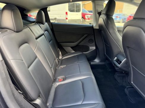 Used 2024 Tesla Model Y Long Range RWD image 17