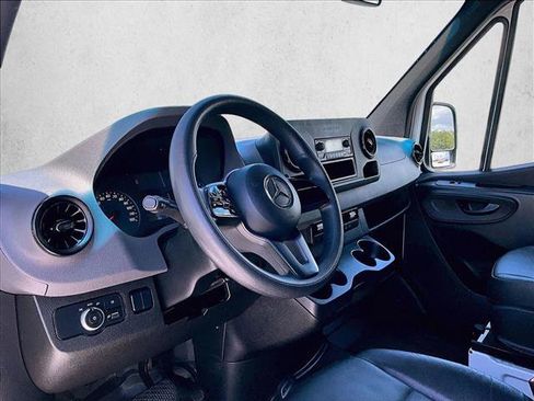 Used 2020 Mercedes-Benz Sprinter 2500 image 14