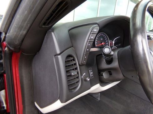 Used 2013 Chevrolet Corvette 427 w/ 1SB Preferred Equipment Group RWD image 18