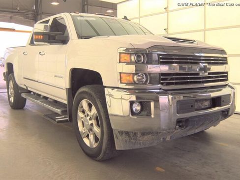 Used 2019 Chevrolet Silverado 2500 LTZ w/ Duramax Plus Package AWD/4WD image 2