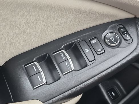 Used 2018 Honda Accord Touring image 32