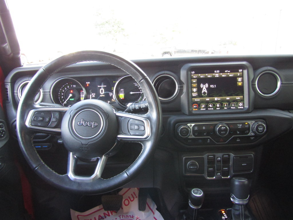 Used 2023 Jeep Wrangler Unlimited Sahara w/ Cold Weather Group AWD/4WD image 5