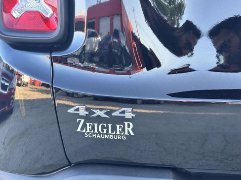 Used 2022 Jeep Renegade Latitude AWD/4WD image 41