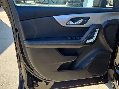 Used 2025 Chevrolet Blazer LT image 22