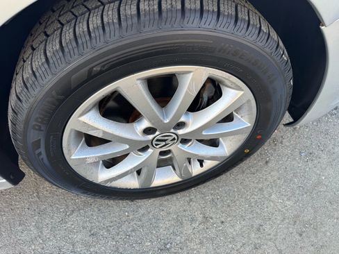 Used 2011 Volkswagen Jetta SE image 30