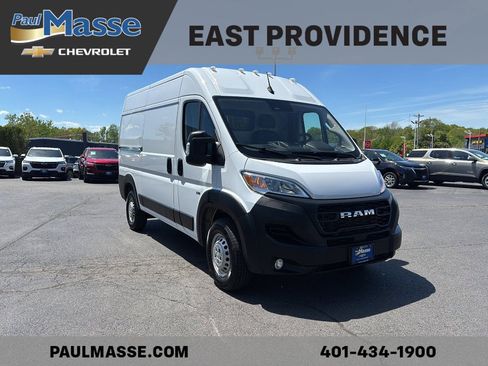 Used 2025 RAM ProMaster 2500 w/ Convenience Group FWD image 3