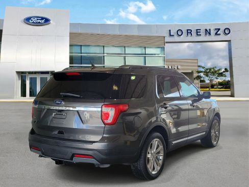 Used 2019 Ford Explorer XLT w/ Equipment Group 202A FWD image 5