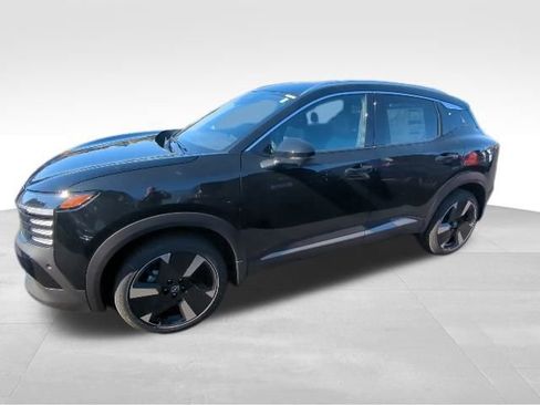 New 2026 Nissan Kicks SR w/ SR Premium Package image 3