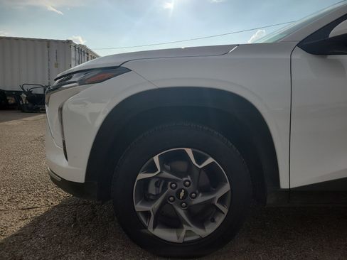 Certified 2025 Chevrolet Trax LT FWD image 10