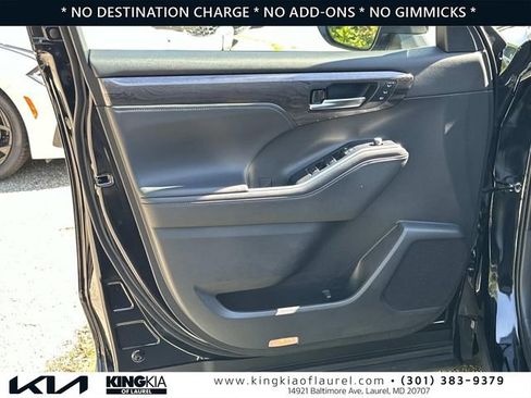 Used 2022 Toyota Highlander Limited w/ Protection Package #3 (TMS) AWD/4WD image 19