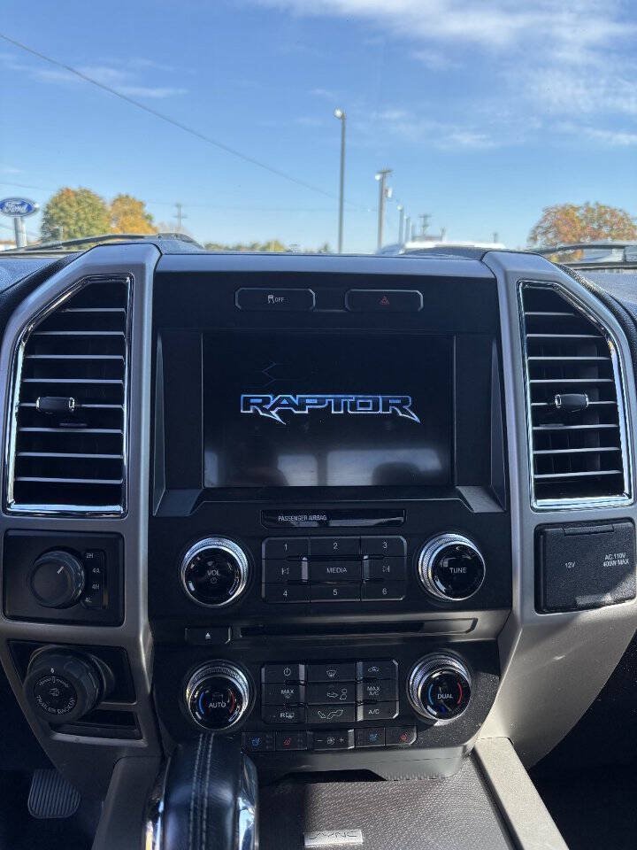 Used 2016 Ford F150 Lariat w/ Equipment Group 502A Luxury AWD/4WD image 5