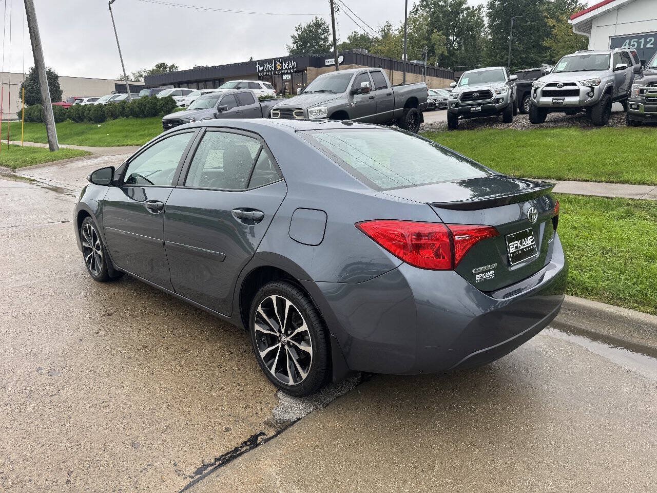 Used 2017 Toyota Corolla XSE w/ Carpet Mat Package (TMS) FWD image 3