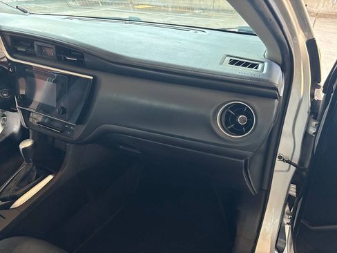 Used 2018 Toyota Corolla LE FWD image 22