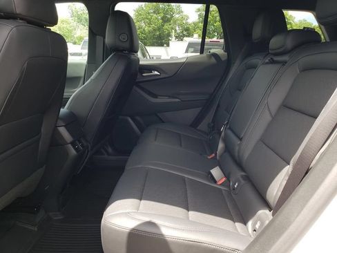 New 2026 Chevrolet Equinox LT w/ Convenience Package II AWD/4WD image 7