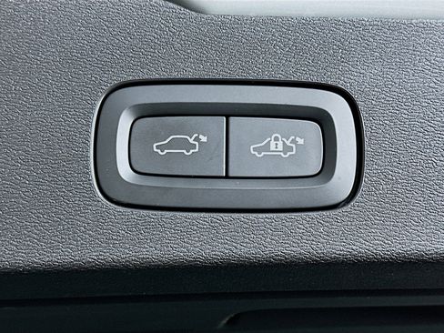 Used 2025 Volvo V60 B5 Cross Country Plus image 30