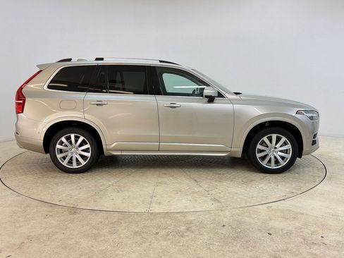Used 2018 Volvo XC90 T6 Momentum w/ Convenience Package AWD/4WD image 8