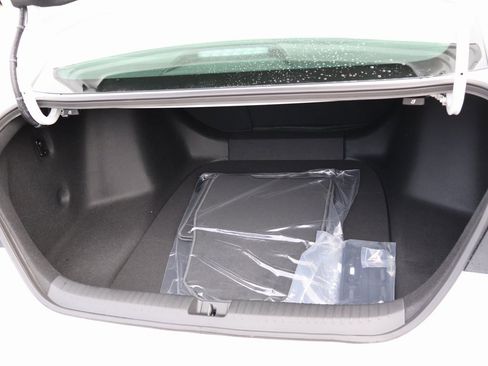 New 2025 Honda Accord SE image 12