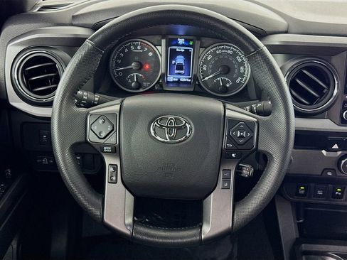 Used 2022 Toyota Tacoma TRD Sport w/ Technology Package image 34