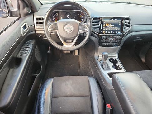 Used 2021 Jeep Grand Cherokee Laredo X image 11