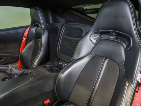 Used 2016 Dodge Viper ACR w/ Exterior Carbon Fiber Package RWD image 31