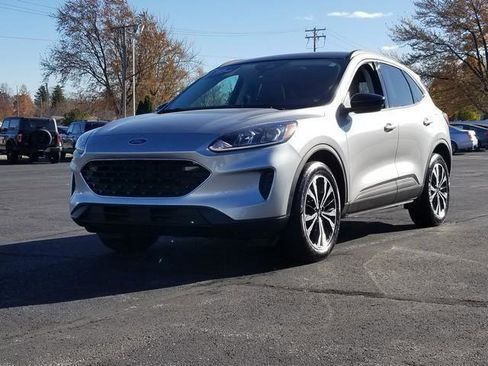 Certified 2022 Ford Escape SE w/ SE Sport Appearance Package image 9