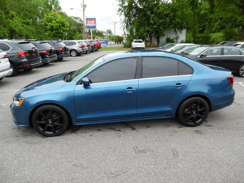 Used 2017 Volkswagen Jetta S FWD image 2