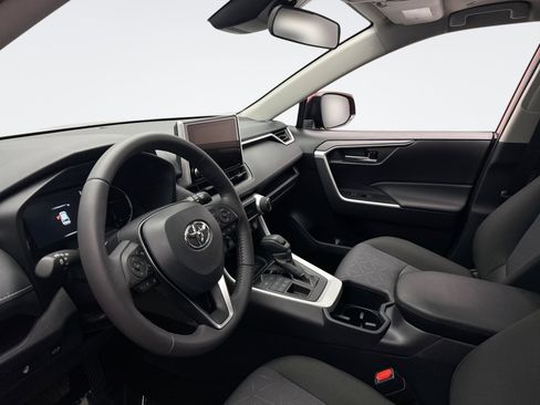 Used 2025 Toyota RAV4 XLE w/ Convenience Package AWD/4WD image 10