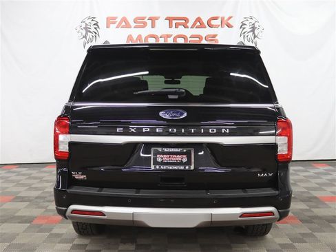 Used 2024 Ford Expedition Max XLT image 5