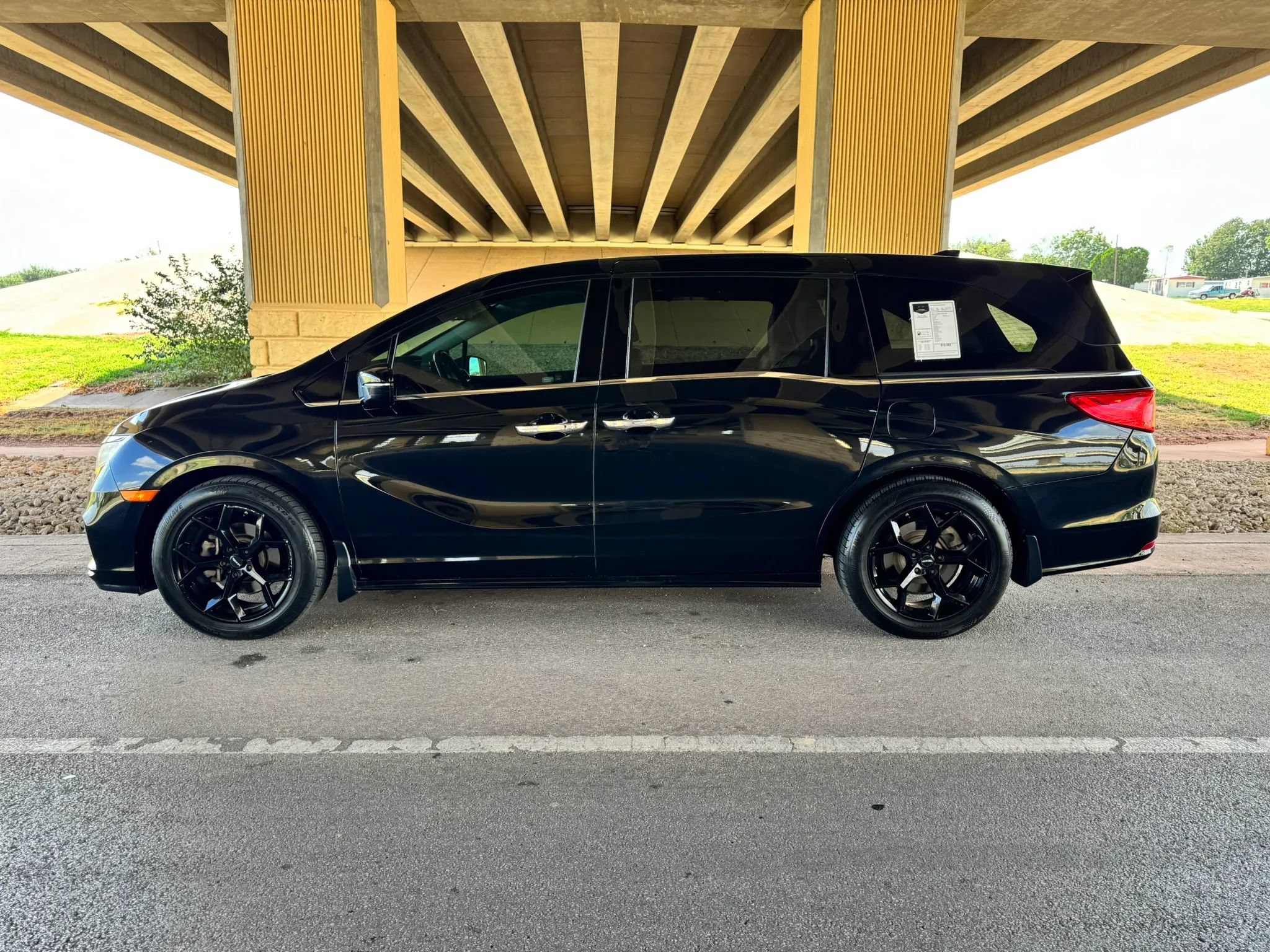 Used 2019 Honda Odyssey Elite image 6