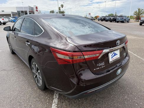 Used 2018 Toyota Avalon XLE Premium w/ All Weather Liner Package FWD image 3
