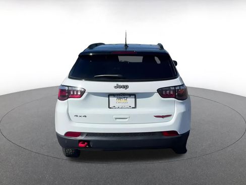 Used 2025 Jeep Compass Trailhawk image 12