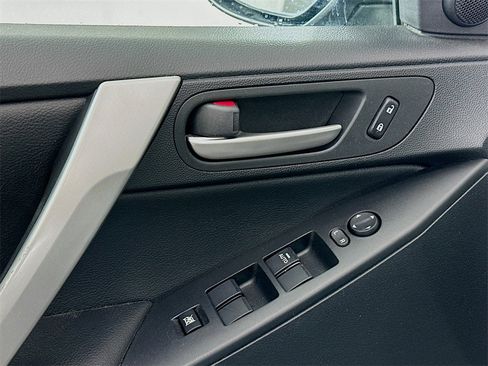 Used 2012 MAZDA MAZDA3 i Grand Touring w/ Tech Pkg image 17