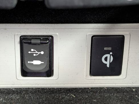 Used 2016 Toyota Avalon Limited w/ Toyota Safety Sense Package image 25